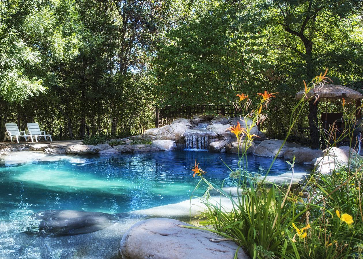 Lazy Z Lodge